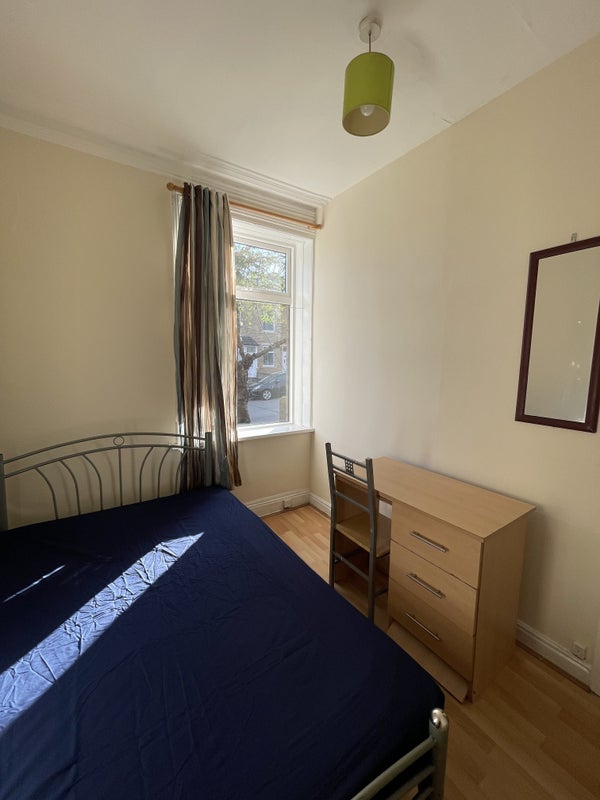 Double room close to University of Bradford - student accommodation in Bradford - img_6