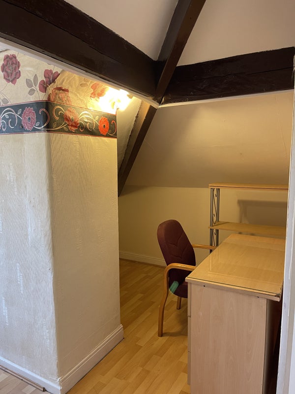 accommodation/double-room-close-to-university-of-bradford/13082024_93177752.jpg