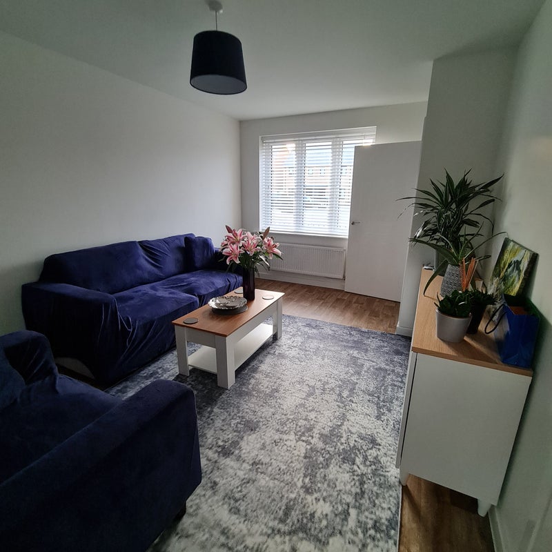 Double room en-suite, for single female preferably - student accommodation in Milton Keynes - img_1