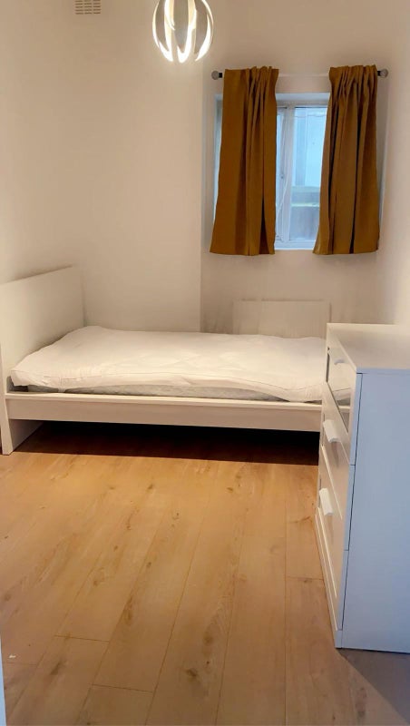 Double Room Finchley Central N3 (Ball) - student accommodation in Finchley Central - img_1
