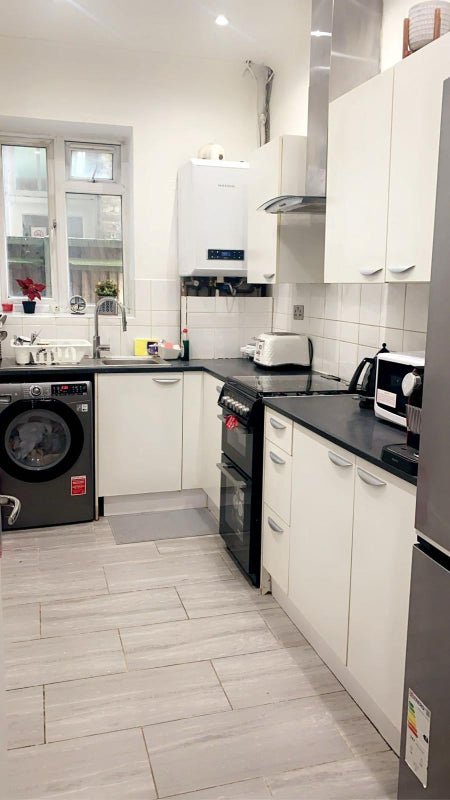 Double Room Finchley Central N3 (Ball) - student accommodation in Finchley Central - img_9
