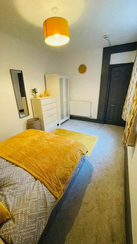Double Room For Couple In Shared Bungalow - student accommodation in Woodston - img_7