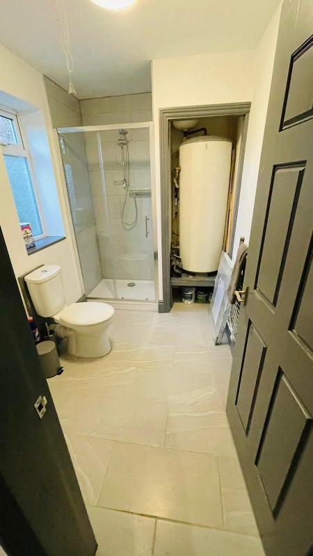 Double Room For Couple In Shared Bungalow - student accommodation in Woodston - img_8
