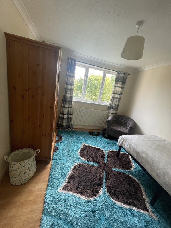 Double room for one lady - student accommodation in Worcester Park - img_2