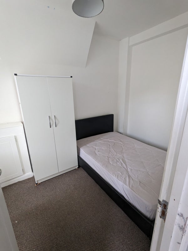 accommodation/double-room-for-rent-student-bcu/13082024_92896825.jpg