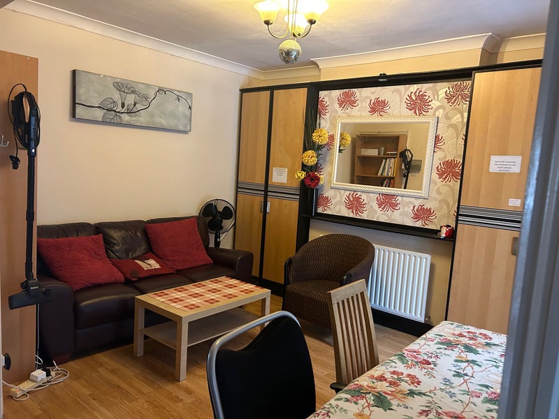 Double Room For Single Person - student accommodation in Greenford - img_2