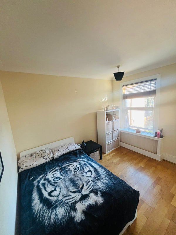 Double Room for single person - student accommodation in Turnpike Lane - img_5