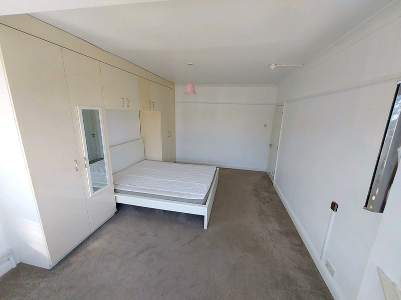 Double room for single person.Hendon-Edgewoth Av - student accommodation in Hendon - img_4