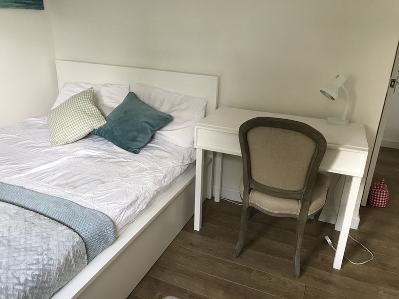 Double room - furnished plus bills - student accommodation in Bradford-on-Avon - img_2