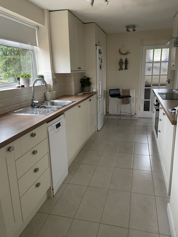 Double room - furnished plus bills - student accommodation in Bradford-on-Avon - img_7