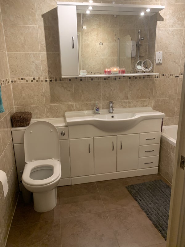 Double room in 2 bedroom spacious & modern flat - student accommodation in Caledonian Road - img_5