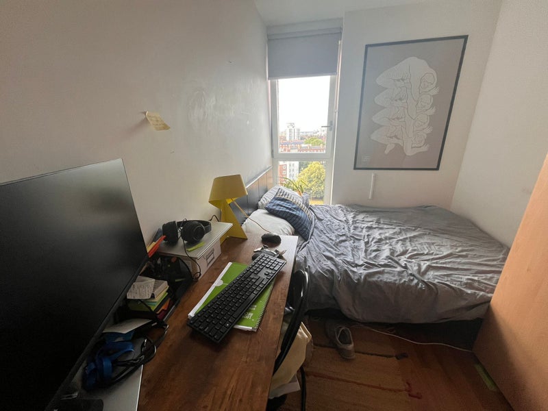 Double room in 3 bed flat share  - student accommodation in Bromley by Bow - img_2