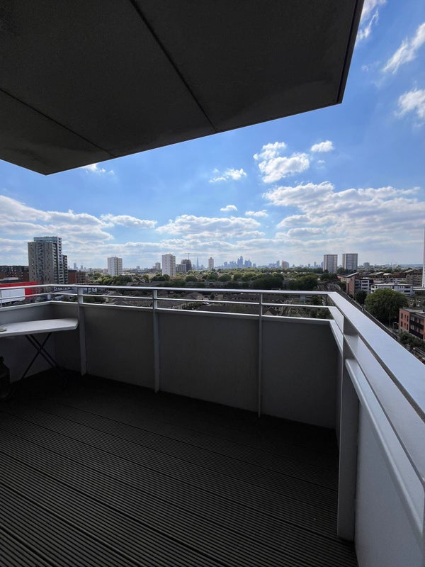 Double room in 3 bed flat share  - student accommodation in Bromley by Bow - img_5