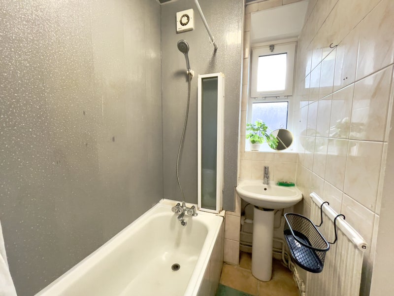 Double room in a newly refurbished 4bed Flat - student accommodation in Shepherds Bush - img_6