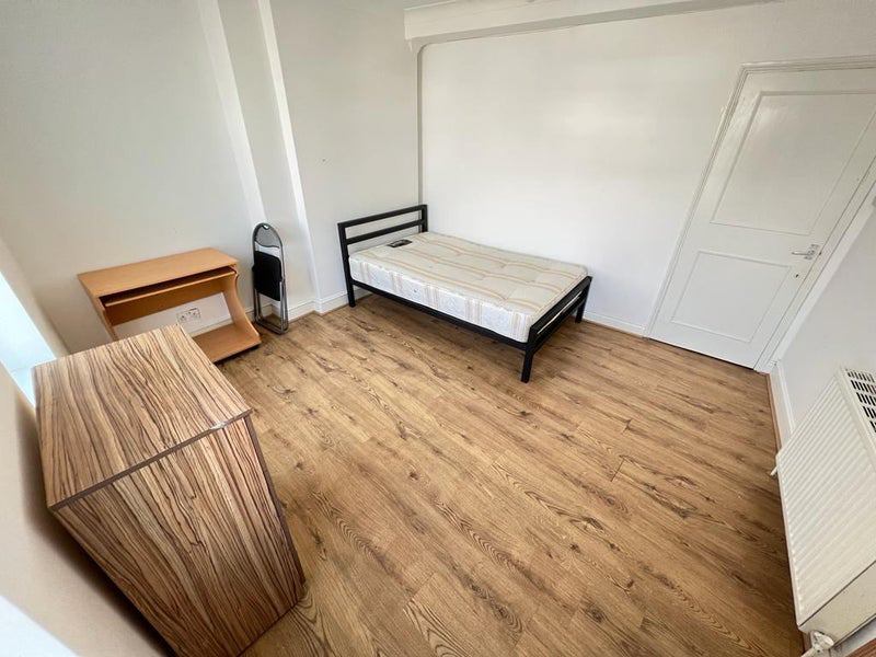 Double room in Clerkenwell/Barbican - £277pw - student accommodation in Goswell Road - img_1