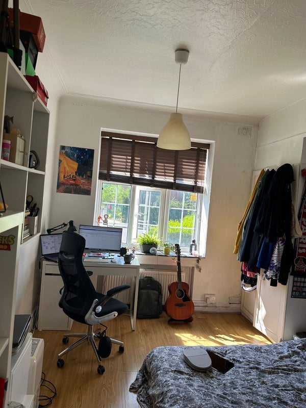 Double Room in Cozy Flat for Couples and Singles - student accommodation in Hendon Central - img_1