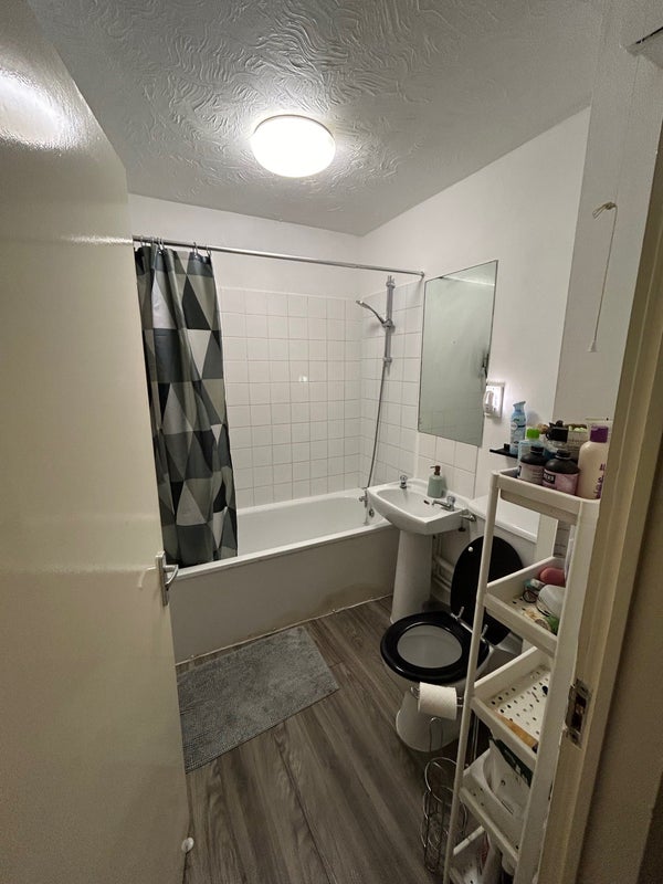 Two rooms available Hackney Houseshare! student accommodation in Dalston Junction - img_3