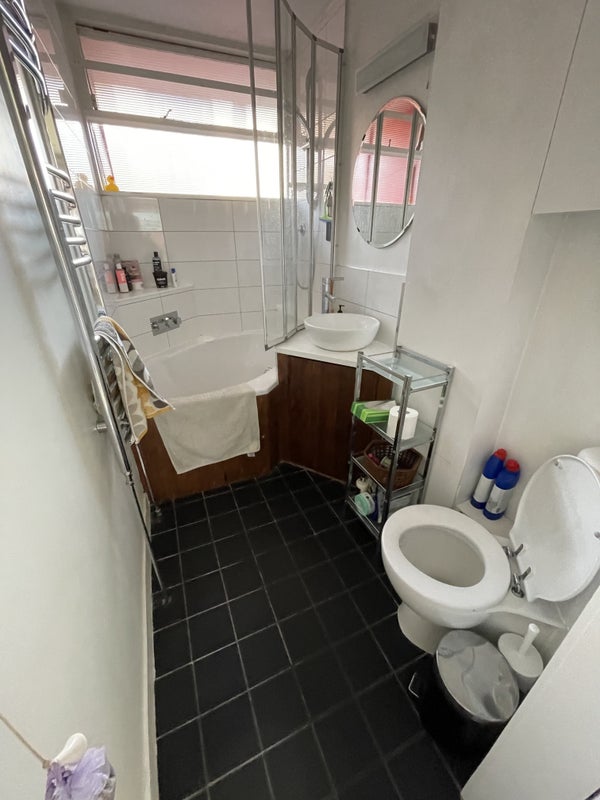 Double room in Golden Lane Estate, Barbican - student accommodation in London EC1 - img_6