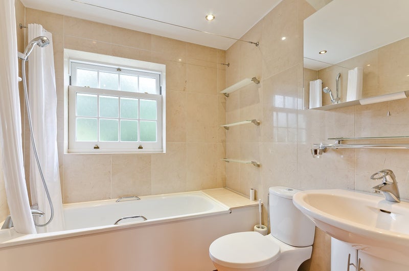 Double room near Twickenham Station - student accommodation in Twickenham - img_2