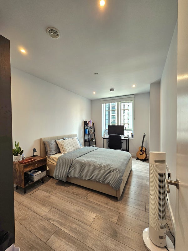 Double room + Private bath w/London Skyline views - student accommodation in Elephant and Castle - img_1