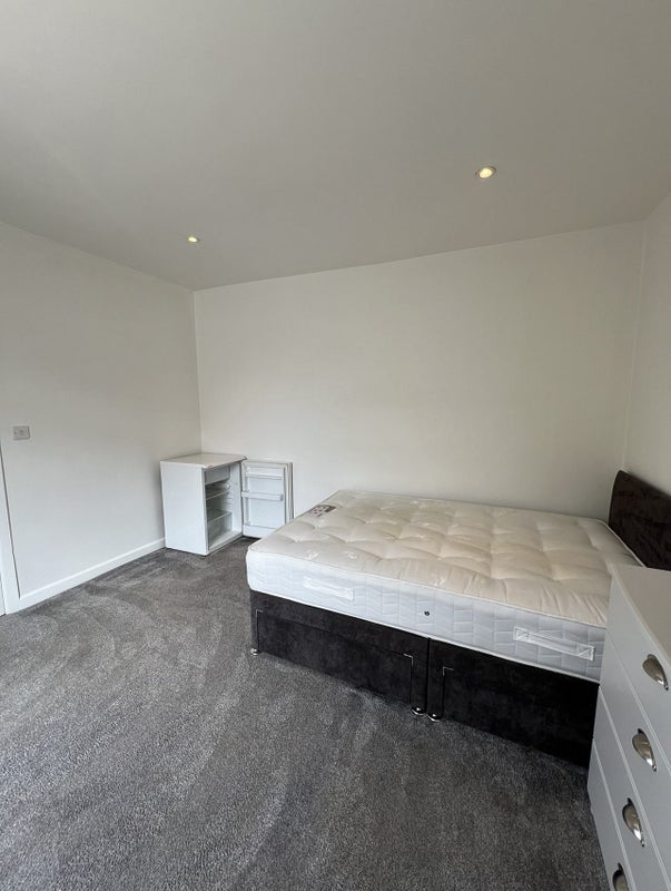 Double Room - Quiet Hmo Off Ashley Road, Parkstone - student accommodation in Branksome - img_1