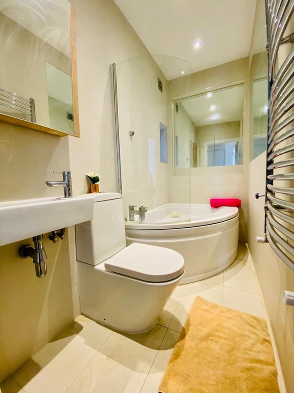  Double room (single use) in Hanger Lane– Zone 3 - student accommodation in Hanger Lane - img_6