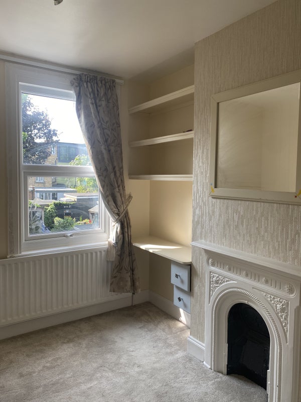Double room to let in Bush Hill Park- ladies only - student accommodation in Enfield - img_1