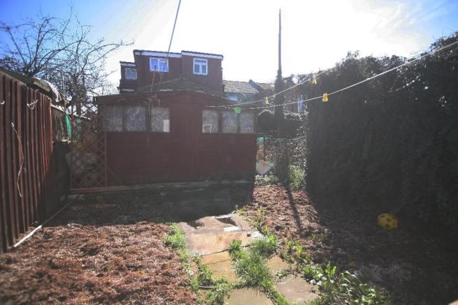 Double Room to Let in Canning Town E13 - student accommodation in London E13 - img_6