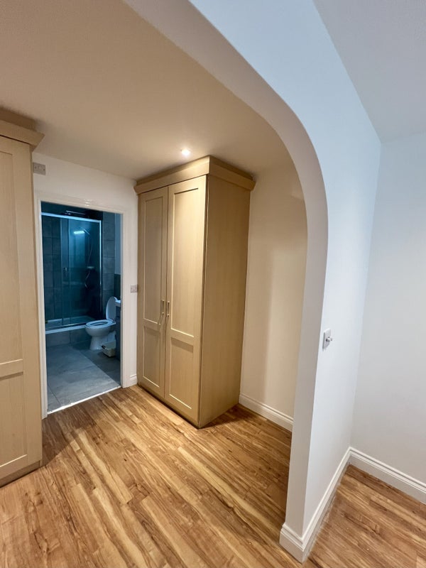 Double Room to let with Ensite - student accommodation in Sutton Coldfield - img_3