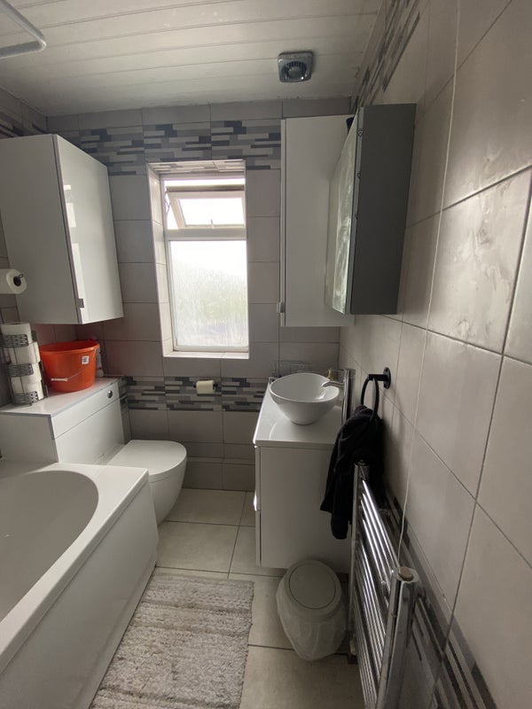 Double room to rent very close to Lakeside - student accommodation in West Thurrock - img_8