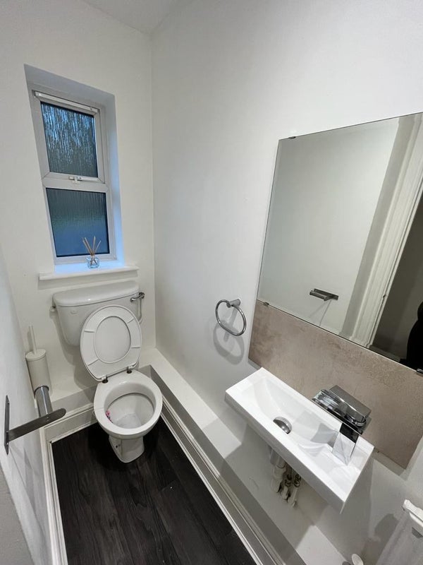 Double Room w/ garden & friendly/ kind housemate - student accommodation in Greenhithe - img_6