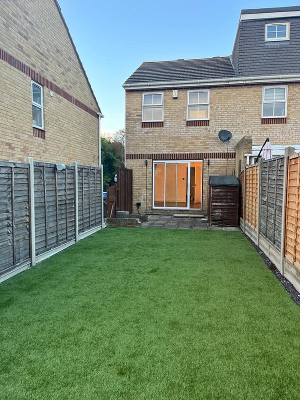 Double Room w/ garden & friendly/ kind housemate - student accommodation in Greenhithe - img_8