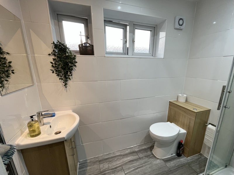 Double Room w/ Private Bathroom Canning Town E16 - student accommodation in Canning Town - img_4