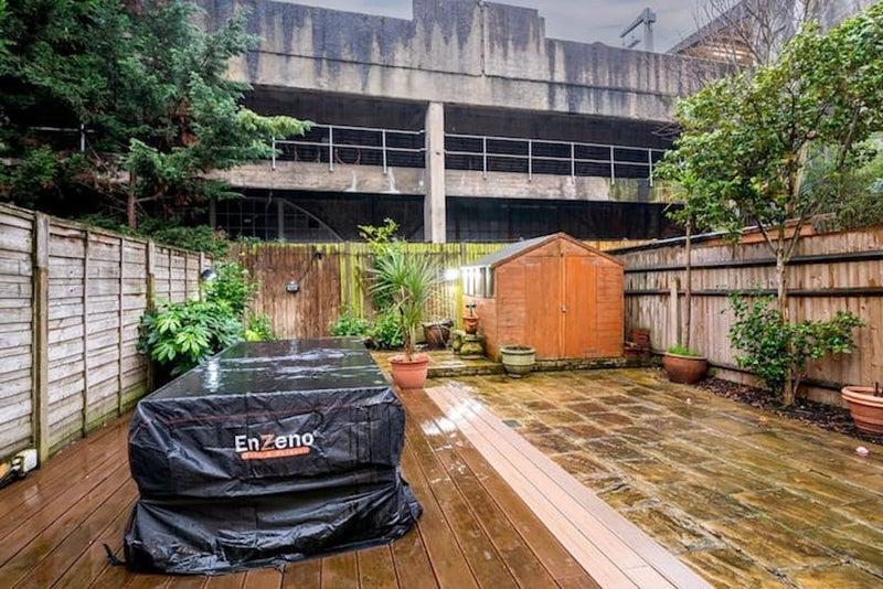 Double Room with Balcony (fully furnished) - student accommodation in Chiswick Park - img_2