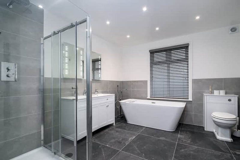 Double Room with Balcony (fully furnished) - student accommodation in Chiswick Park - img_3