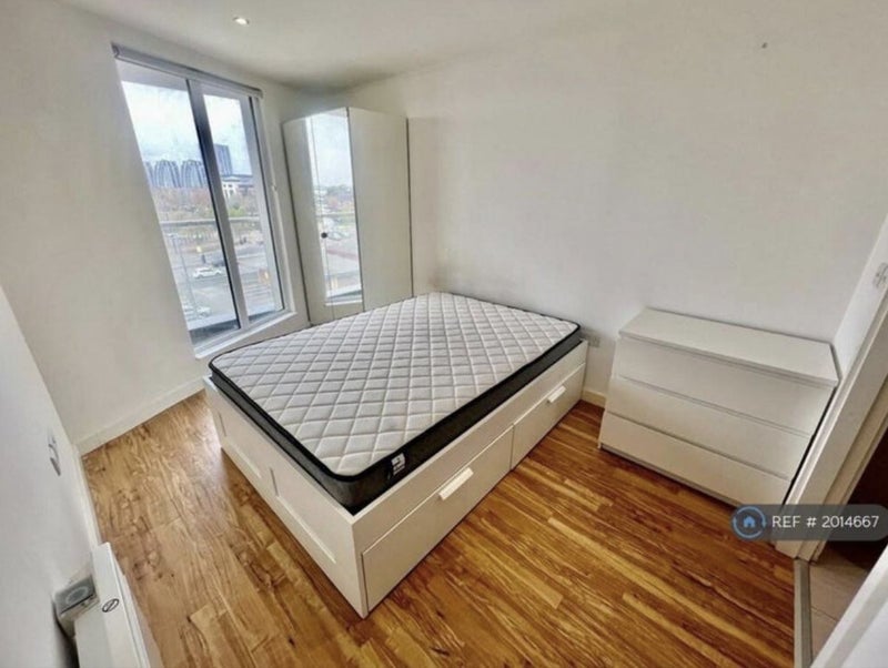 Double room with en-suite Salford quays - student accommodation in Salford - img_1