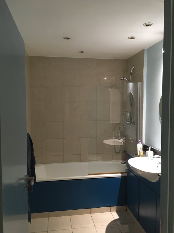 Double Room with own bathroom - student accommodation in London E1W - img_6