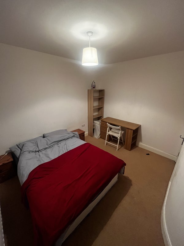 Double room with private bathroom on quiet estate - student accommodation in Northfield - img_2