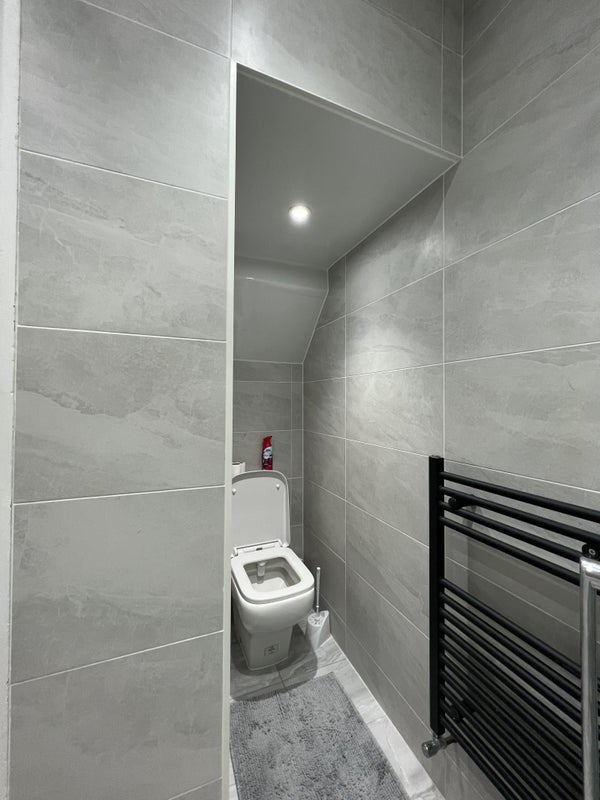 Double room with private bathroom to rent - student accommodation in Perivale - img_5