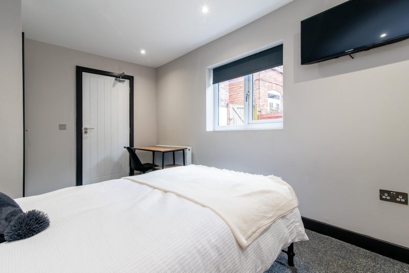 Double Room You Wouldn't Want To Miss!! - student accommodation in Netherfield - img_4