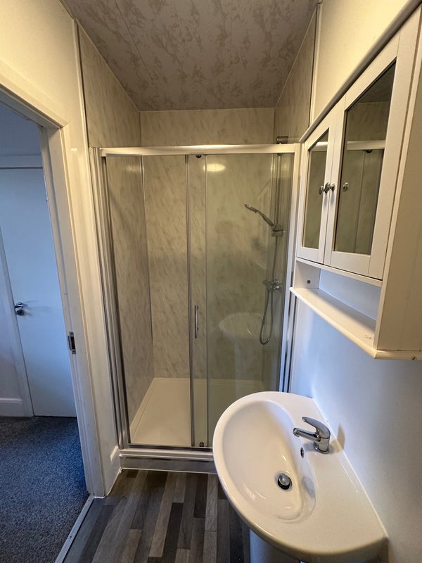 Double Rooms Available Immediately - student accommodation in Bolton - img_5