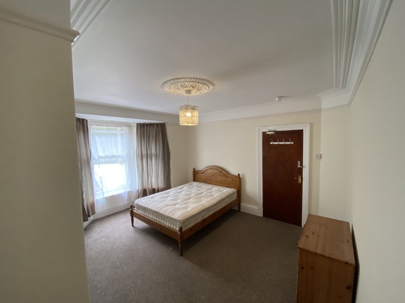 Double rooms available in Yeovil - student accommodation in Yeovil - img_1