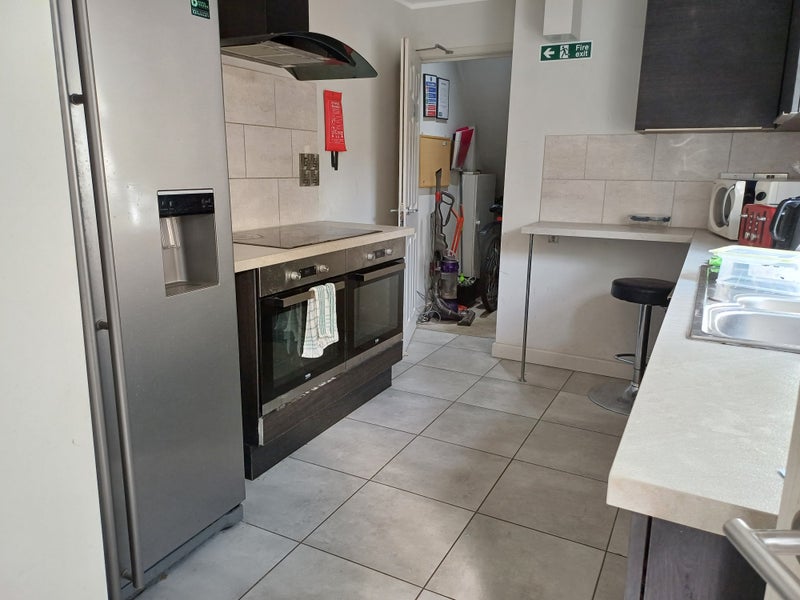 Double Rooms Available Near City Centre - student accommodation in Peterborough