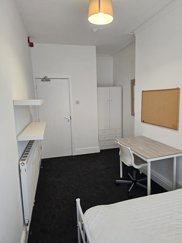 Double Rooms available to Let in 79  Granville Rd - student accommodation in Liverpool - img_2
