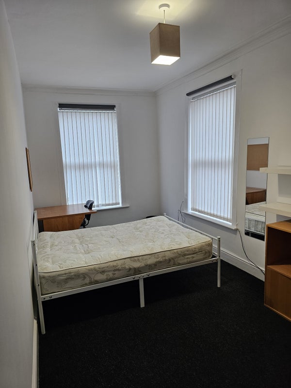 Double Rooms available to Let in 79  Granville Rd - student accommodation in Liverpool - img_1
