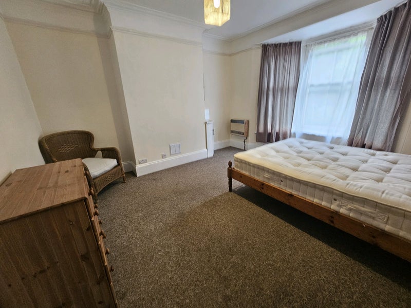 Double rooms in professional shared house - student accommodation in Yeovil - img_3