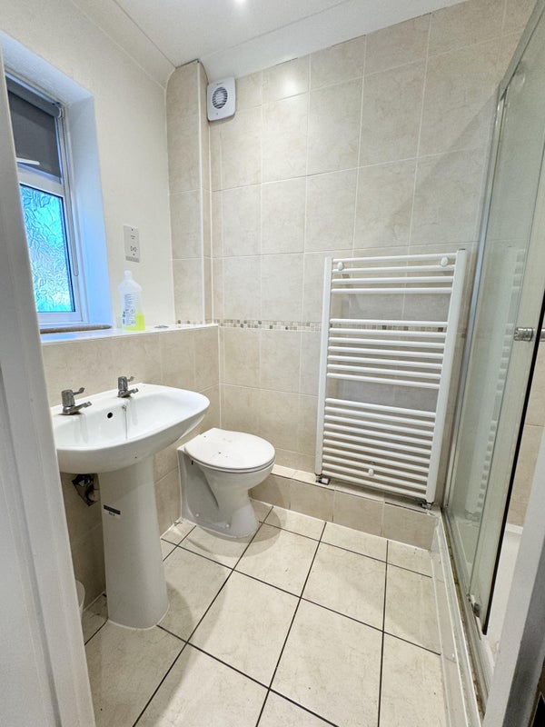 Double Rooms, Soon to be Refurbished - Stanmore - student accommodation in Winchester - img_16