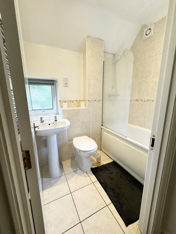 Double Rooms, Soon to be Refurbished - Stanmore - student accommodation in Winchester - img_14