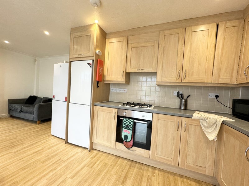 Double Rooms, Soon to be Refurbished - Stanmore - student accommodation in Winchester - img_17