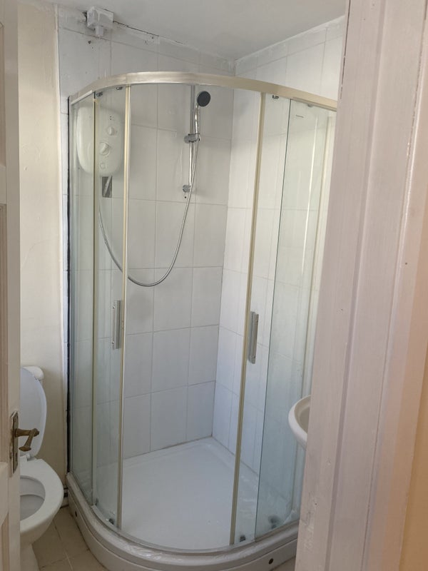 Double rooms to rent - student accommodation in Slough - img_6